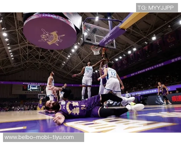 加尔扎强调快节奏与专注并重打造聪明拼抢积极的篮球风格