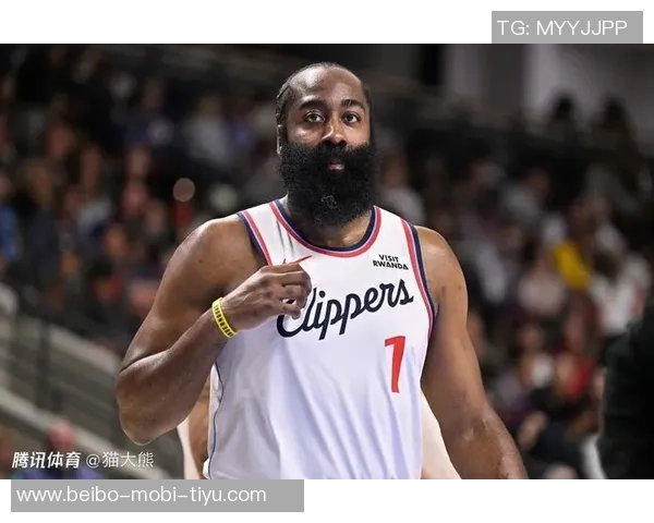 哈登首节表现出色8投5中斩获13分1篮板1助攻状态回暖令人期待